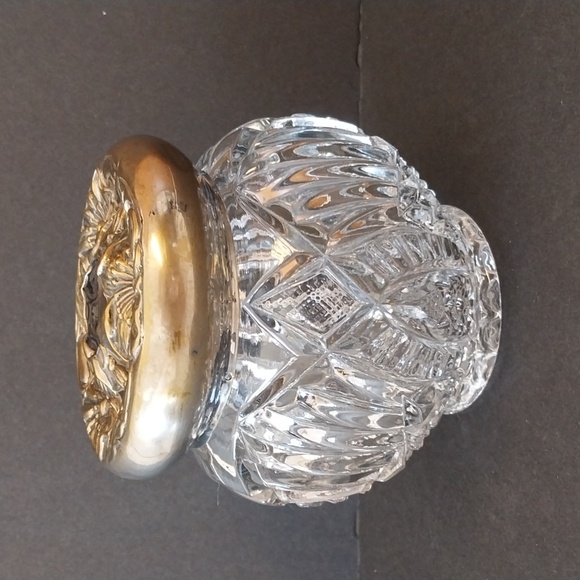 VICTORIAN BOUDOIR Vanity Jar / Hair Receiver & Silver Plate Repousse FLORAL LID - Picture 2 of 7